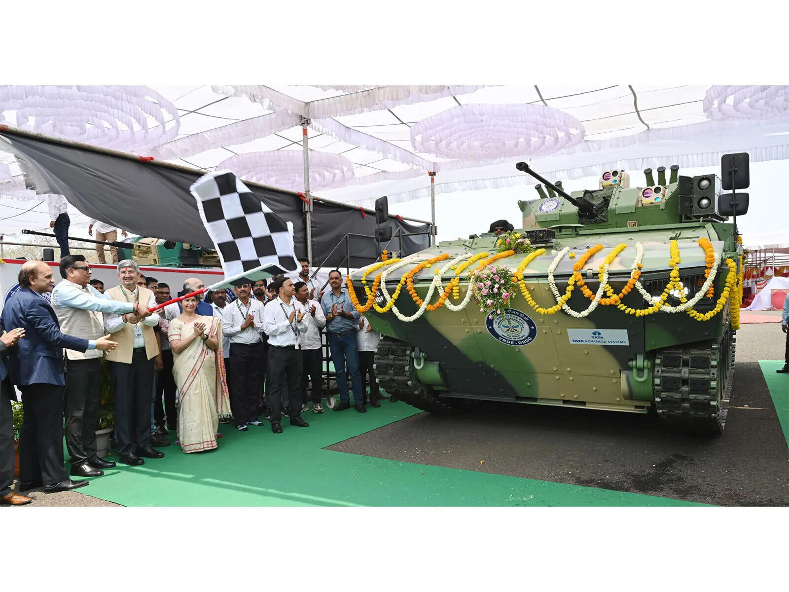<p>DRDO unveils Advanced Armoured Platforms at VRDE Ahilyanagar</p>