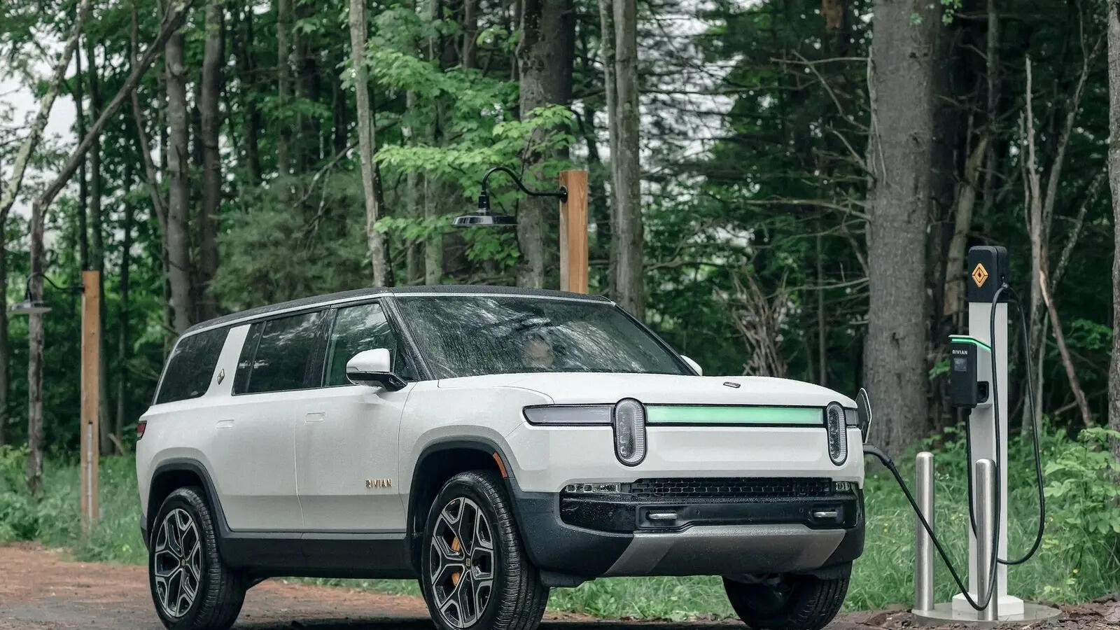 

<p>Rivian’s forecast of a ⁠53 per cent jump in deliveries this year is driven by the roll out of R2 vehicles and implies roughly 22,000 to 23,000 R2 deliveries.</p>
<p>“/><figcaption class=