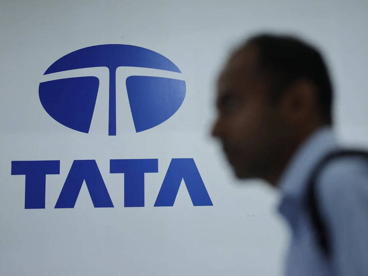 <p>HC refuses urgent hearing on plea against Tata Trusts May 8 board meeting</p>