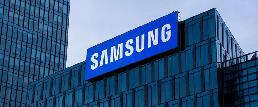<p>Samsung Electronics' shares were trading up 0.7 per cent in morning trade, compared with benchmark KOSPI's 2.5 per cent fall. </p>