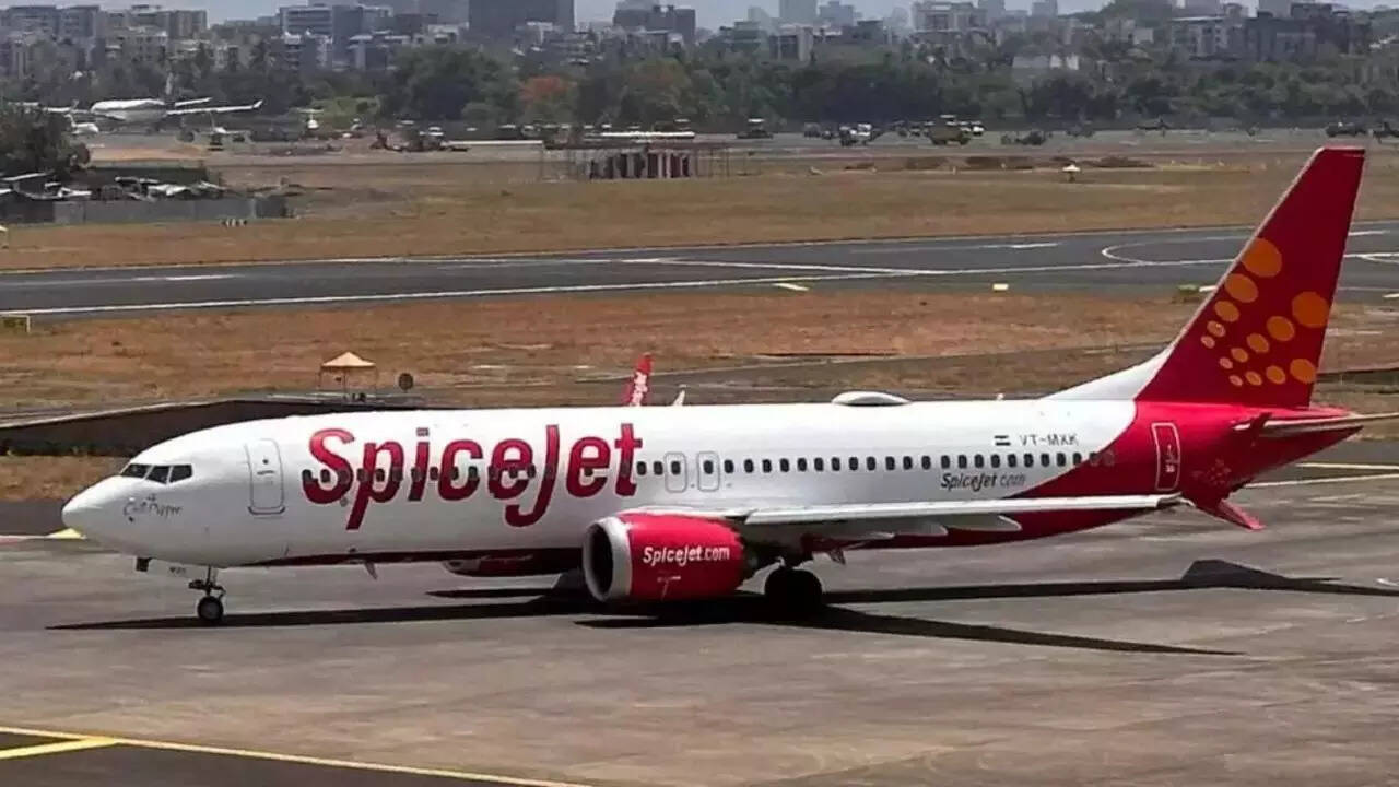 <p>Dispute with Maran: SC asks SpiceJet to move Delhi HC for extension of time to deposit Rs 144 crore</p>