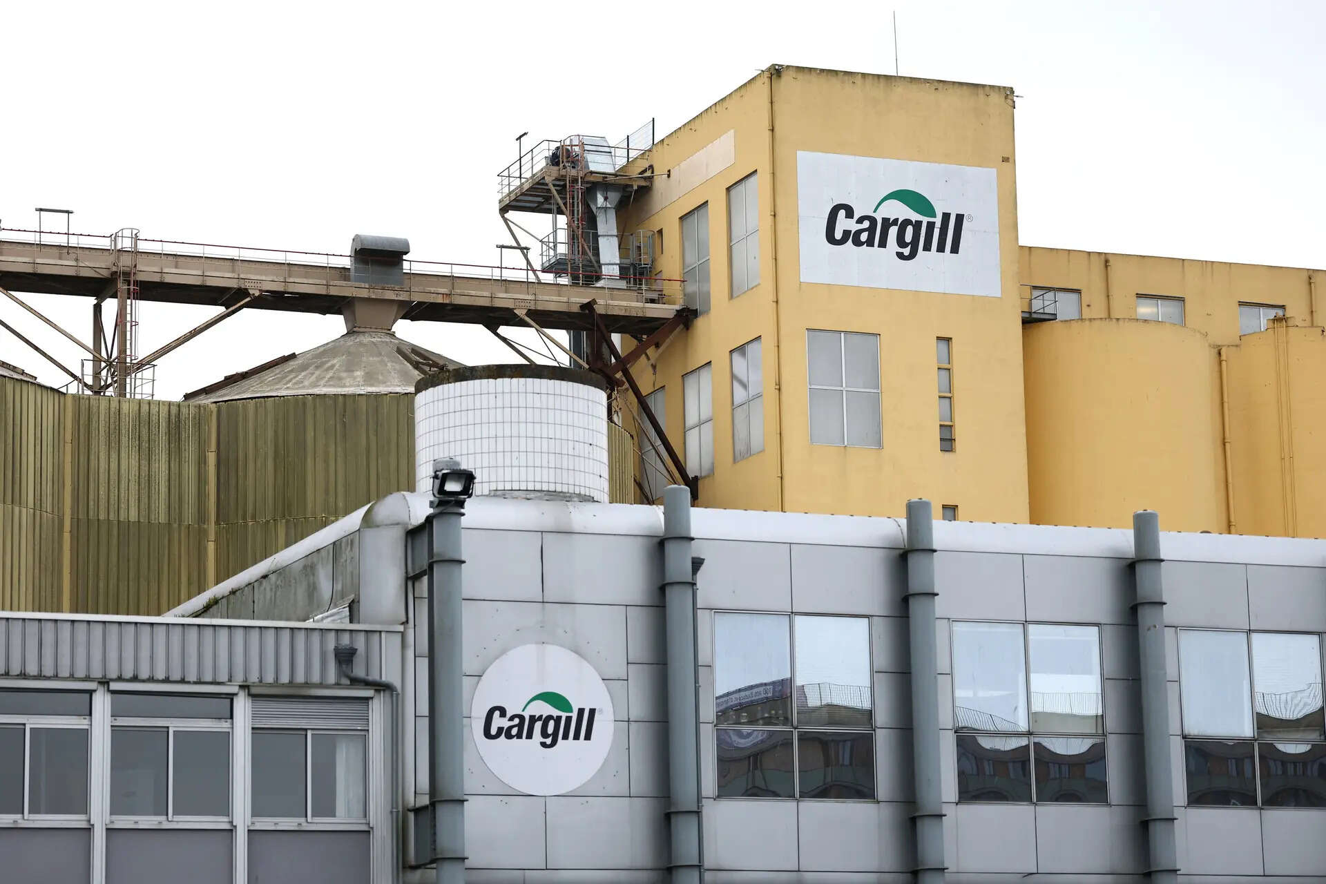 Cargill Beef Plant Lockout: Cargill locks out 1,700 workers at US beef plant  in labor dispute, ETHRWorld