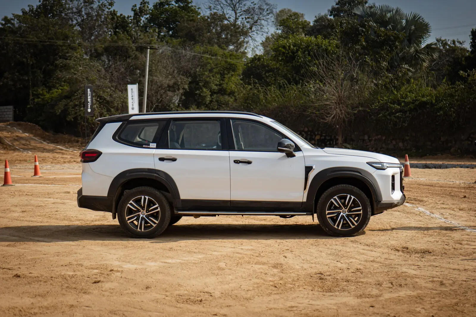 

<p>The top-spec model adds an adaptive 4WD system with 10 terrain modes and crawl control for off-road driving.</p>
<p>“/><figcaption class=