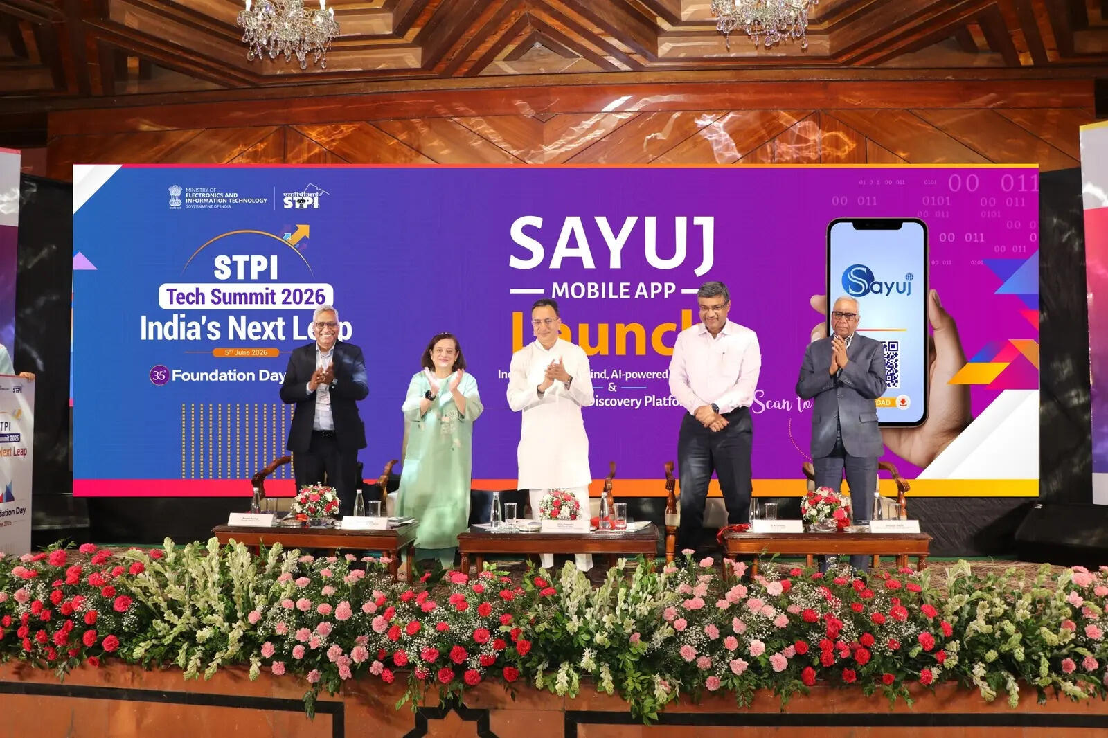 <p>Jitin Prasada, S. Krishnan, Arvind Kumar, Deepak Bagla and Debjani Ghosh during the inaugural session of STPI Tech Summit 2026 in New Delhi.</p>