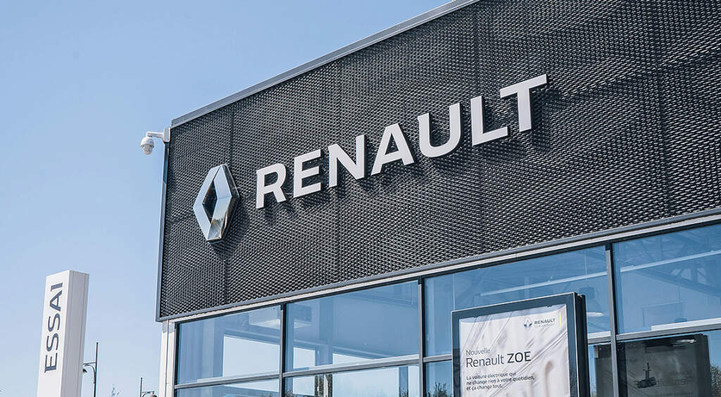 

<p> Renault’s CEO highlighted the automotive industry’s speed in development, contrasting it with traditional defence timelines.</p>
<p>“/><figcaption class=