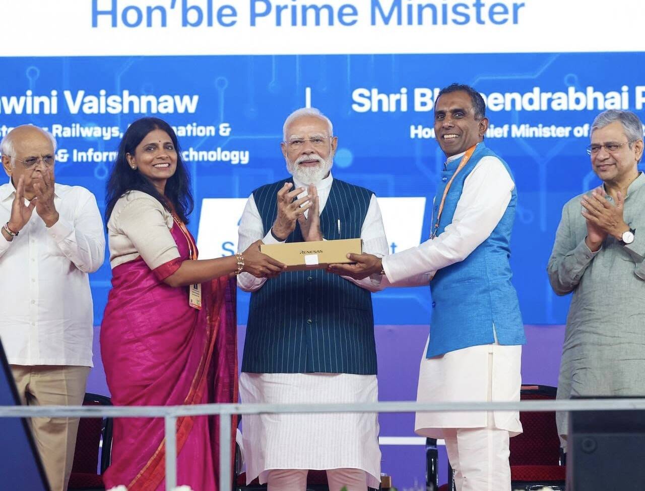 <p>Vellayan Subbiah, Chairman of CG Power and Industrial Solutions Ltd., hands over the first shipment of semiconductor chips to Malini Narayanamoorthi, President of Renesas Electronics India, in the presence of Prime Minister Narendra Modi during the inauguration of the CG Semi Outsourced Semiconductor Assembly and Test (OSAT) facility in Sanand.</p>