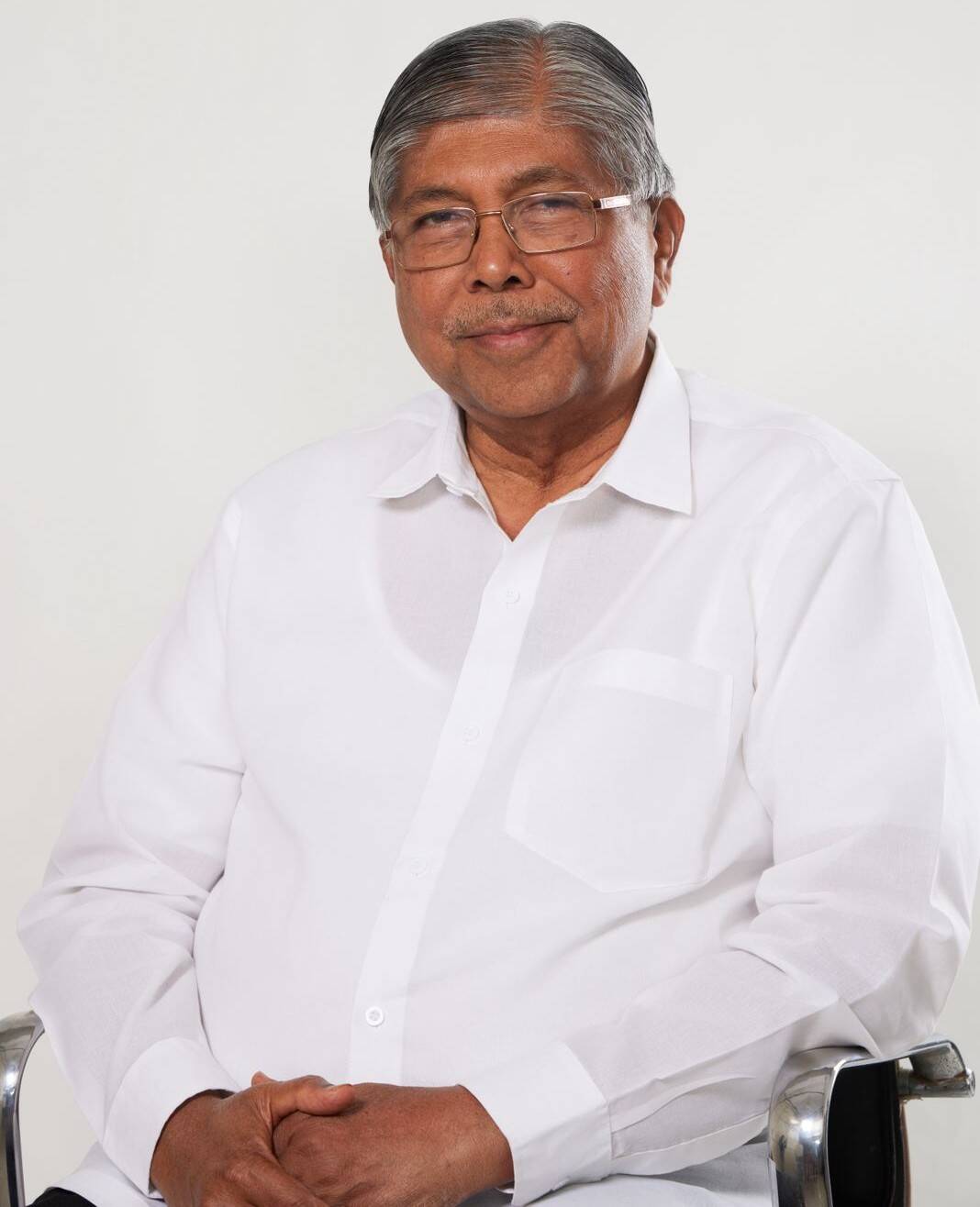 <p>Hon'ble Shri Chandrakant Dada Patil, Minister for Higher and Technical Education, Government of Maharashtra</p>