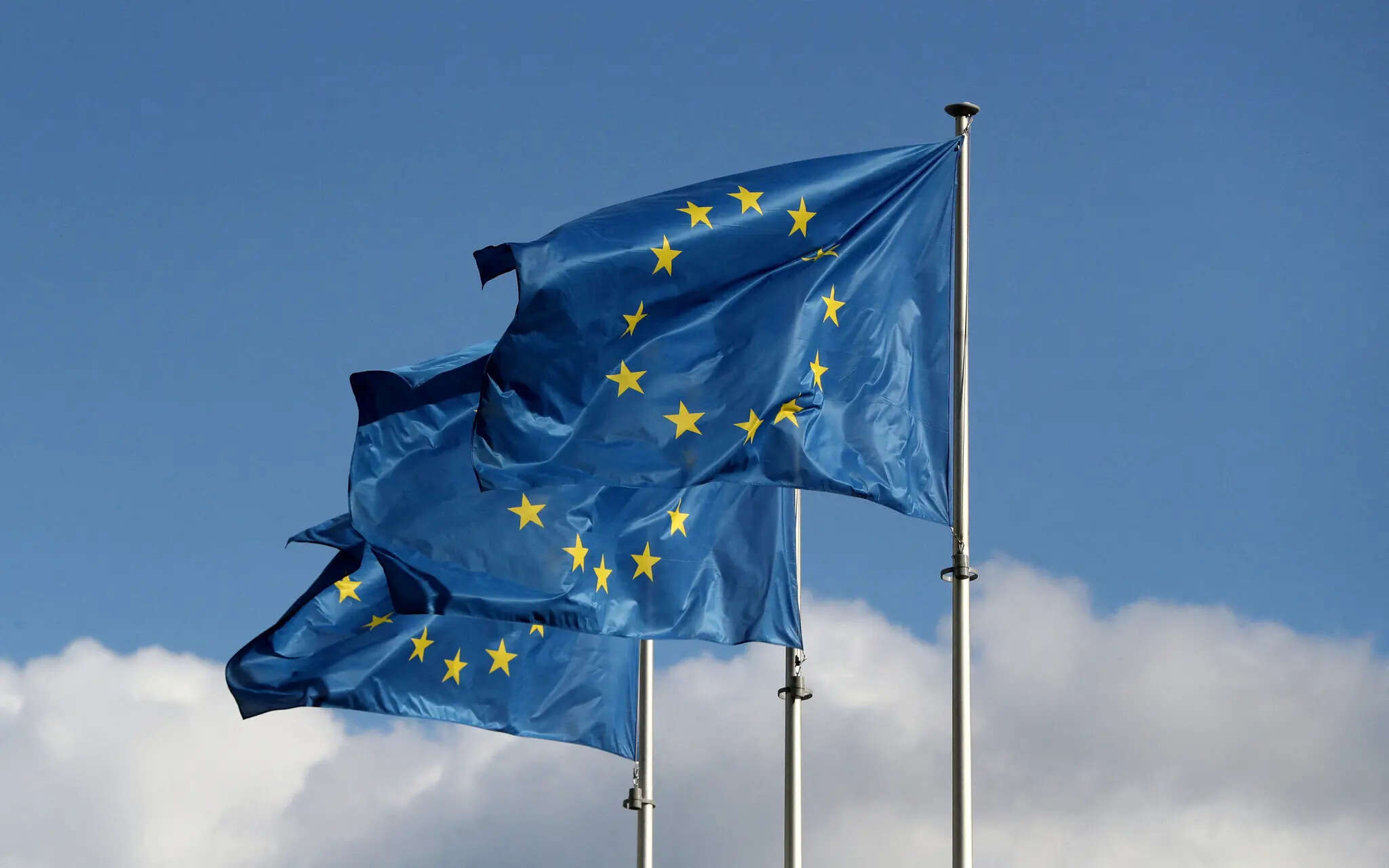 <p>EU tells Instagram, Facebook to change addictive features or risk fines </p>