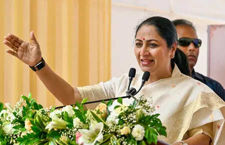 <p>Delhi Chief Minister Rekha Gupta said that the government’s new Electric Vehicle (EV) Policy aims to provide an end-to-end solution to tackle pollution, strengthen clean mobility and make electric vehicles the preferred mode of transport in the national capital.</p>