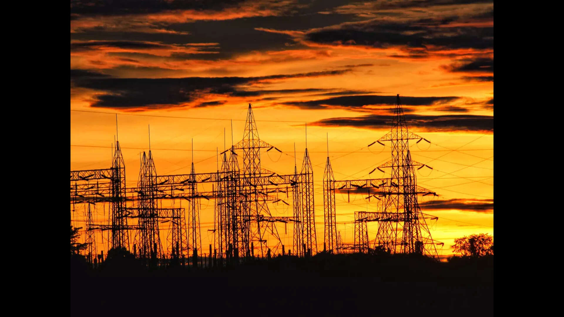 <p>The power ministry plans cabinet approval for a new electricity policy next month. This policy aims for higher per capita electricity consumption by 2030 and 2047. </p>