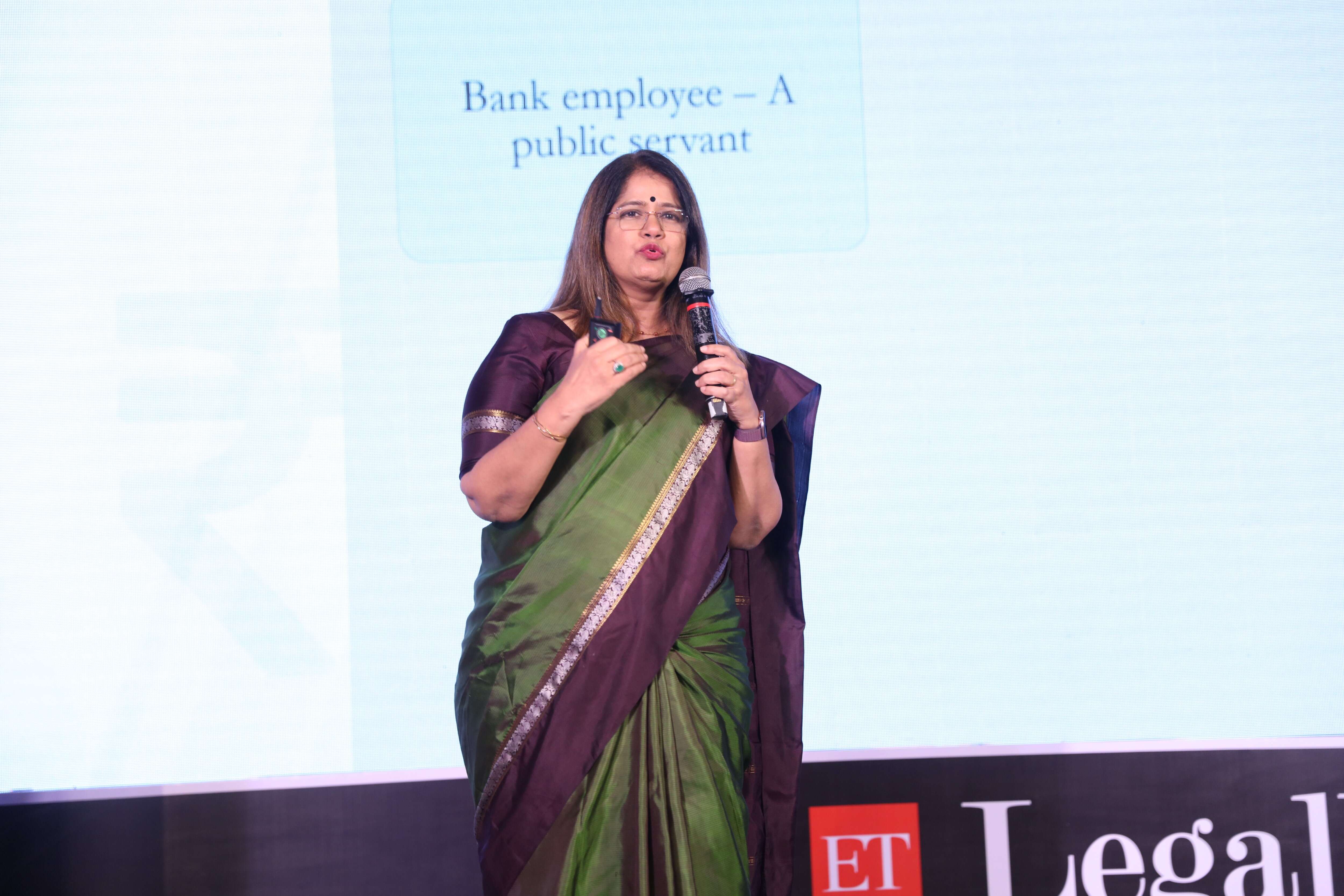 <p>Yatri Dave Vitekar, CVO, SEBI</p>