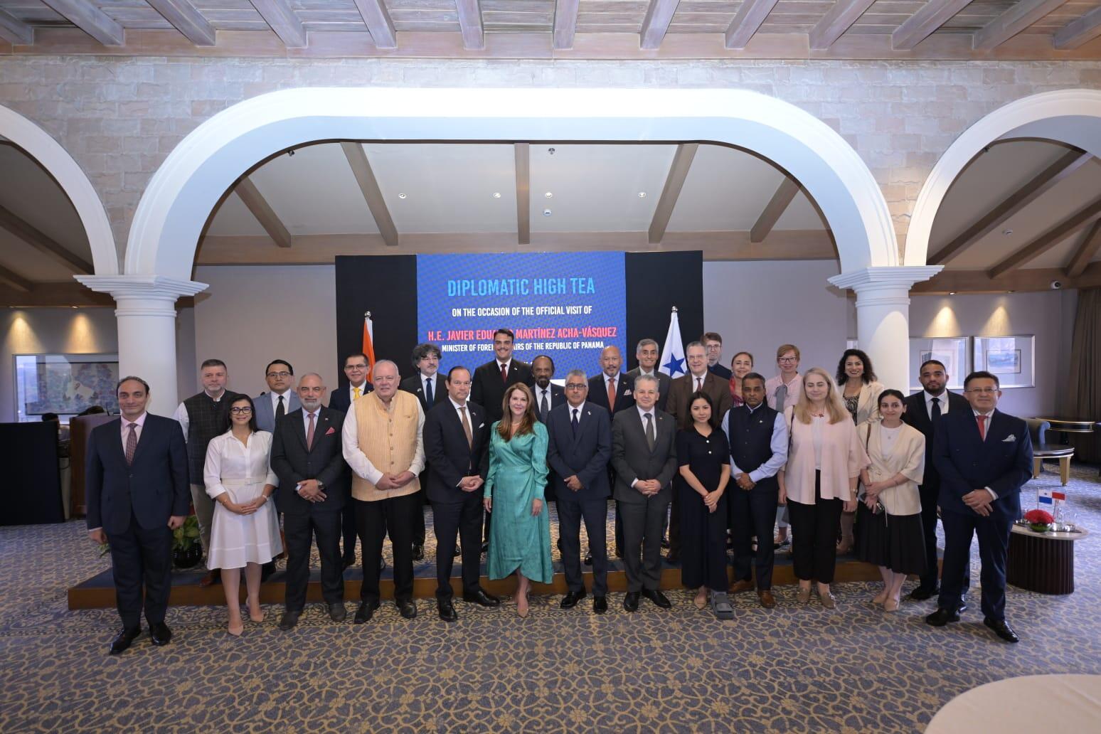 <p>The reception in honour of Panama's Foreign Minister Javier Eduardo Martínez-Acha Vásquez was attended by ambassadors, senior government officials, business leaders and members of the diplomatic community.</p>