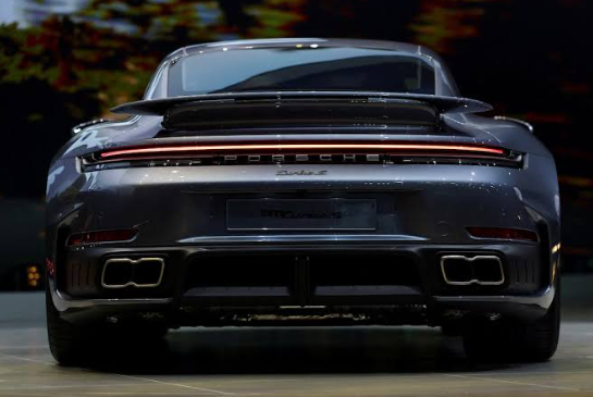 

<p>The automaker will also invest €2.1 billion in its Stuttgart plant and R&D centre while extending site guarantees through 2035.<span class=