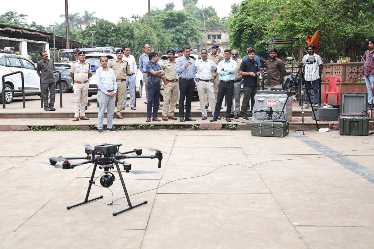 <p>In Simhastha 2028, the administration is focusing on creating a comprehensive technology ecosystem to ensure seamless crowd management, traffic regulation, disaster response, and public safety. </p>