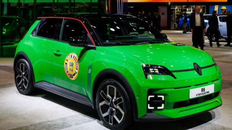 

<p>The group’s operating margin came in at €1.57 billion, representing 5.2 per cent of revenue, compared with 6 per cent in the year-ago period. </p>
<p>“/><figcaption class=