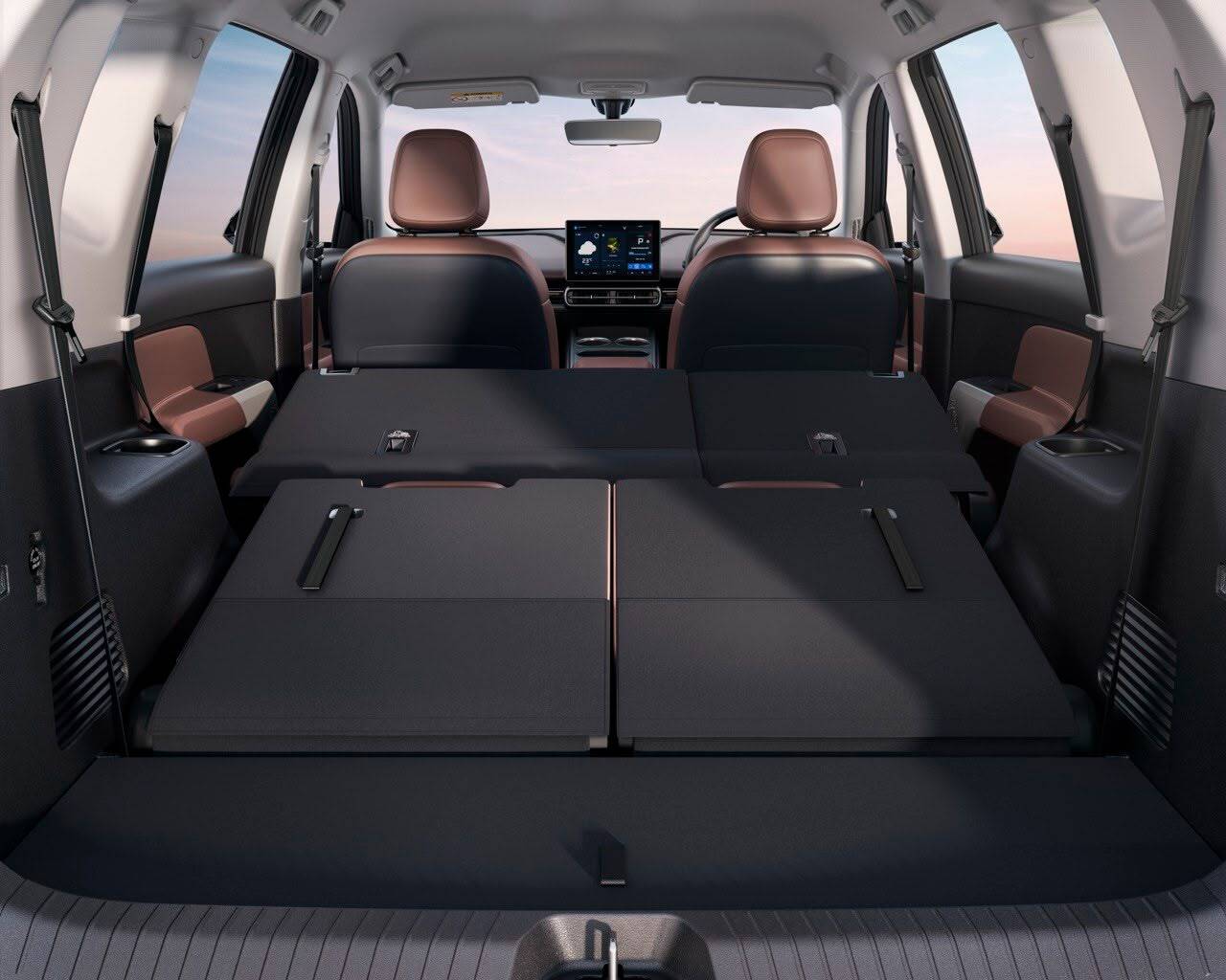 

<p>Running a seven-seater for an Indian family can easily mean spending thousands of a month on fuel, even more.</p>
<p>“/><figcaption class=