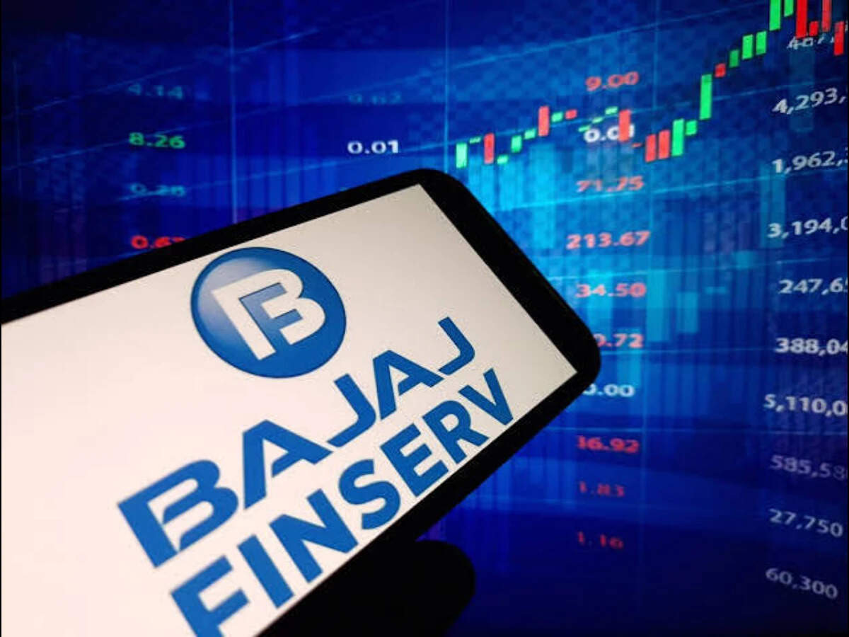 Bajaj Finance Personal-Loan Growth Slows Below 20% Amid NBFC Competition