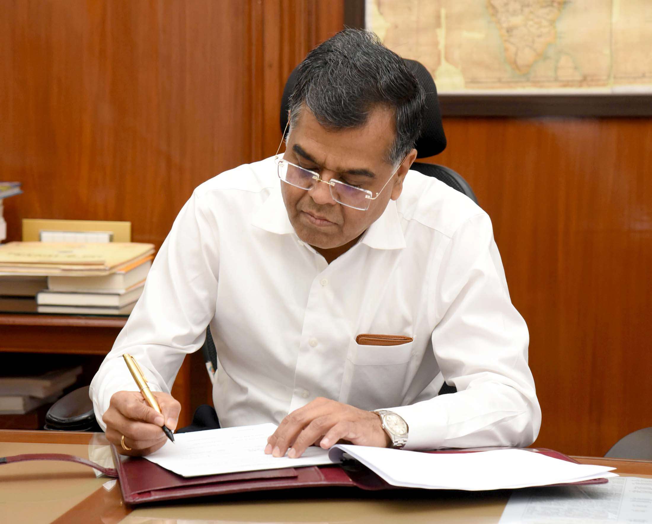 Cabinet Secretary T.V. Somanathan has directed Union ministries, states and UTs to prepare for DPDP Act compliance, bringing citizen data protection and privacy accountability to the centre of digital governance.