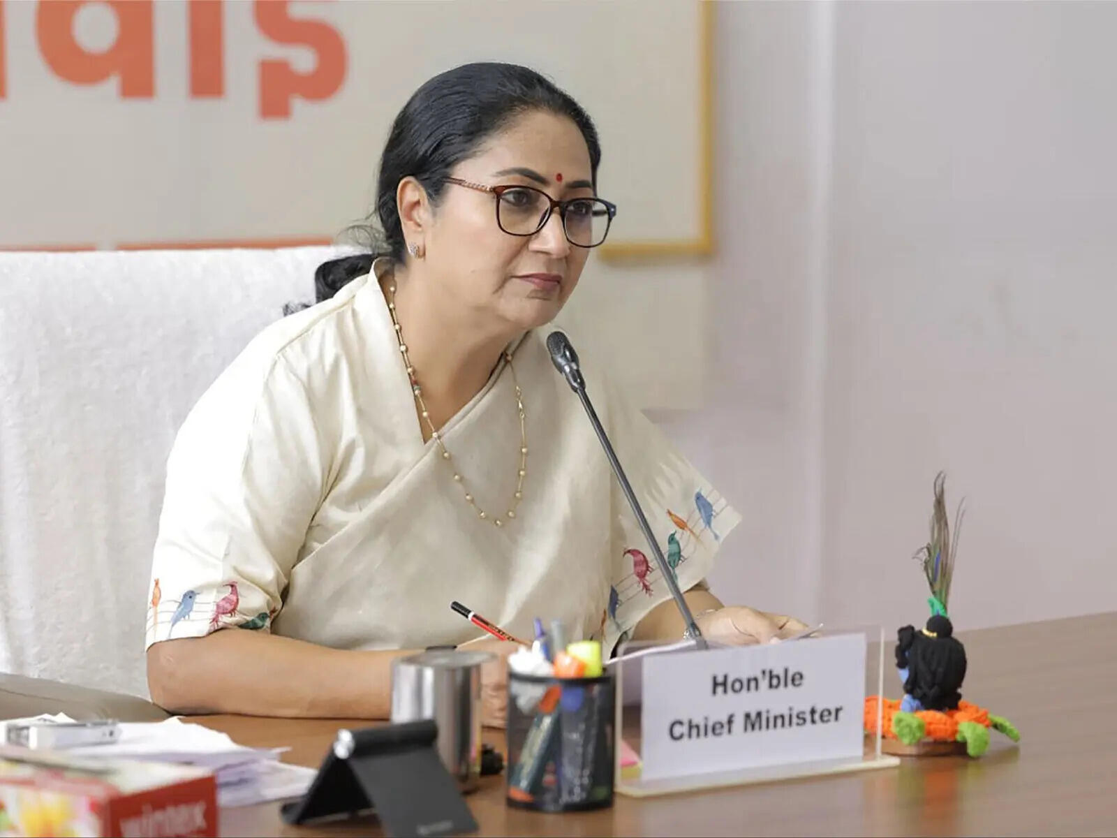 Delhi’s Ease of Doing Business Bill seeks to streamline business approvals through a single-window, time-bound clearance system.