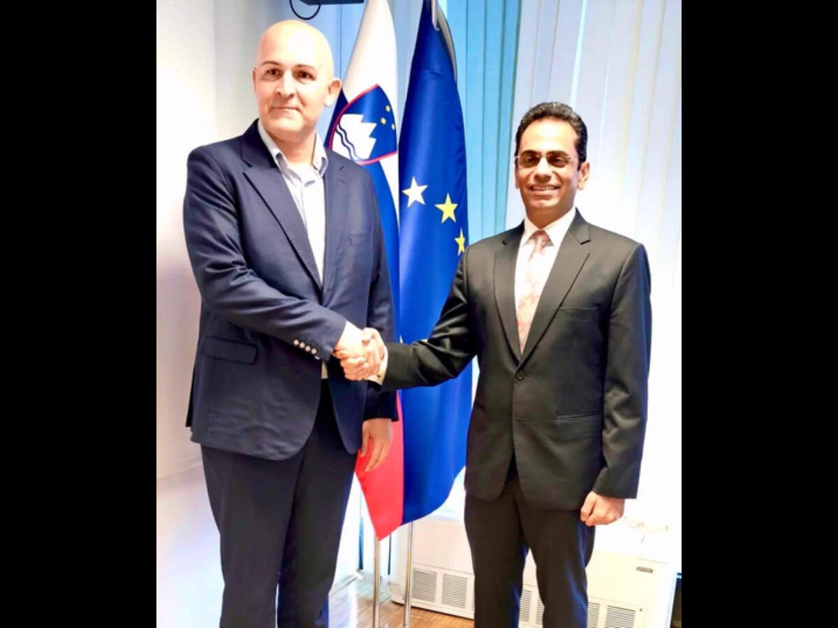 Ambassador of India to Slovenia, Amit Narang met Borut Roncevic, Minister of Education, Science and Youth of Slovenia as they discussed cooperation in the fields of science, research and education.
