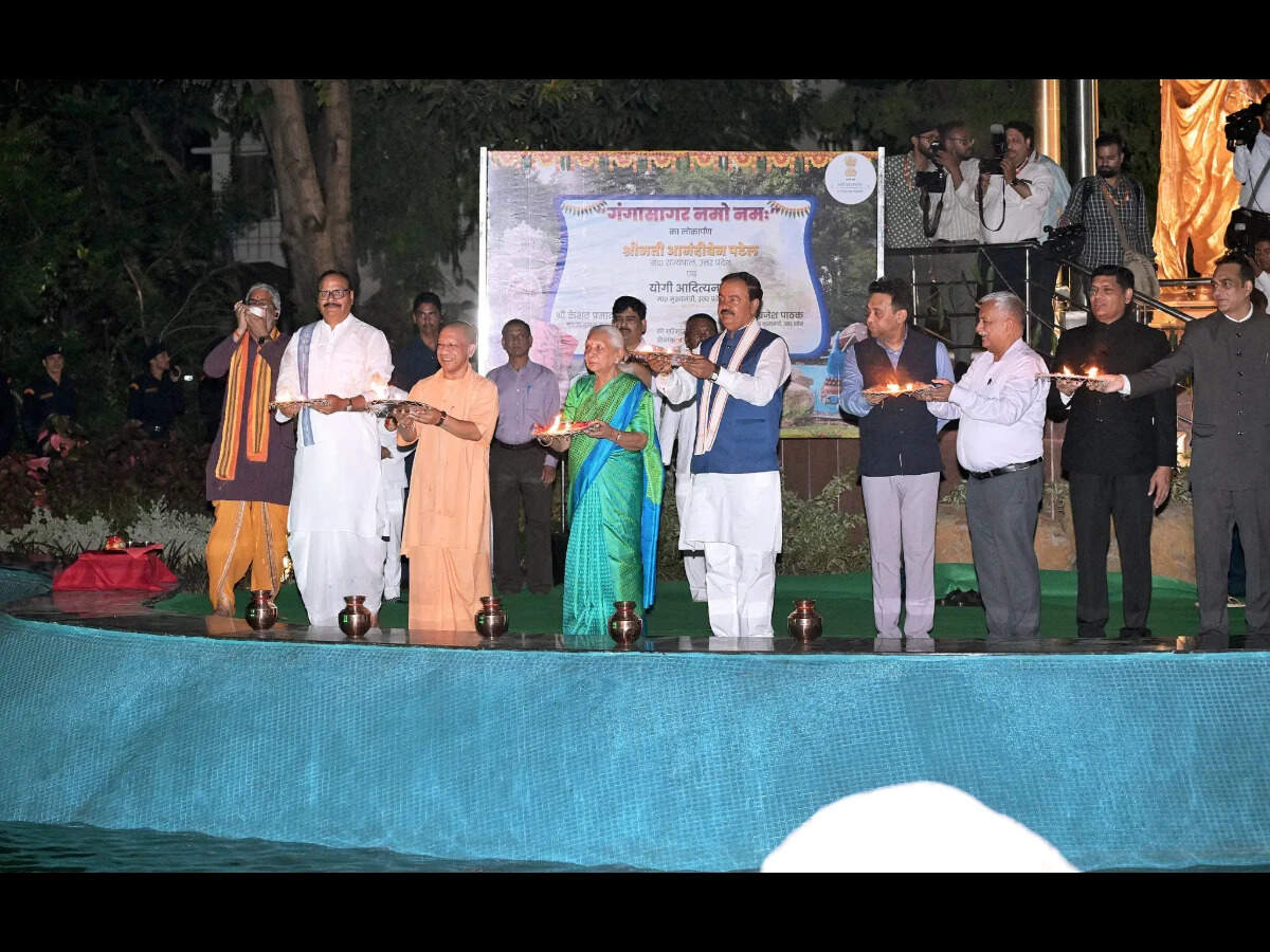 Uttar Pradesh Governor Anandiben Patel, Chief Minister Yogi Adityanath, Deputy Chief Minister Brajesh Pathak