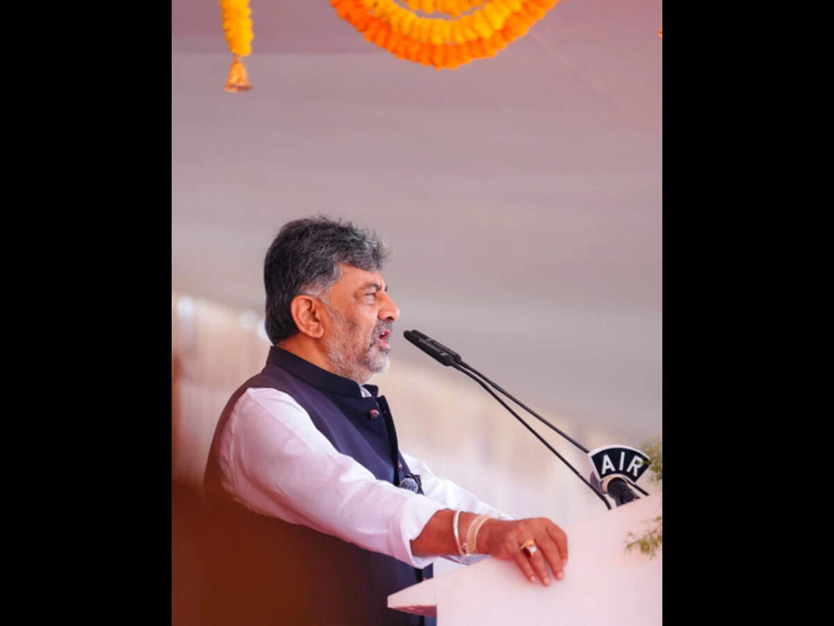 Karnataka CM attends Delhi meeting on education policy