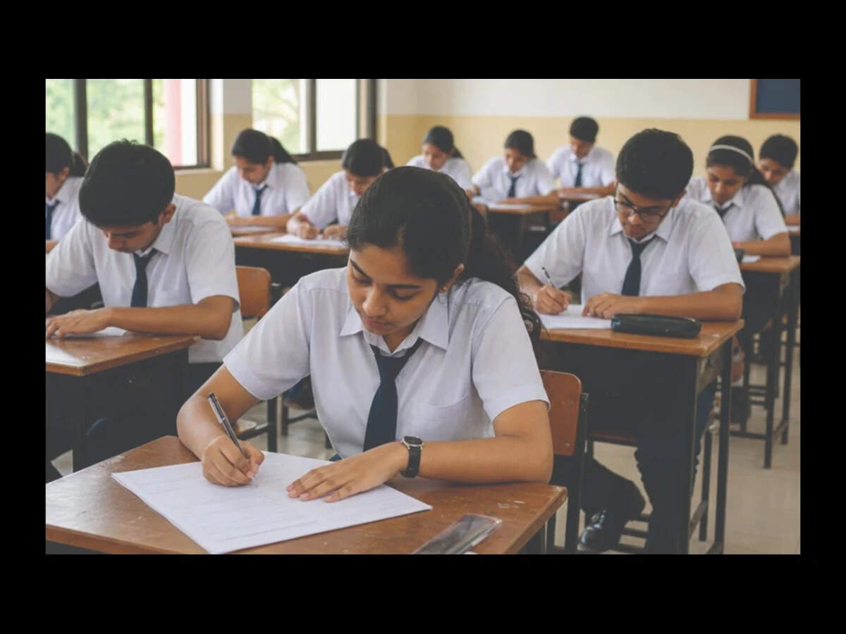 PSEB has opened the examination form and fee submission process for regular Class 10 and 12 students appearing for the Punjab Board exams 2027.