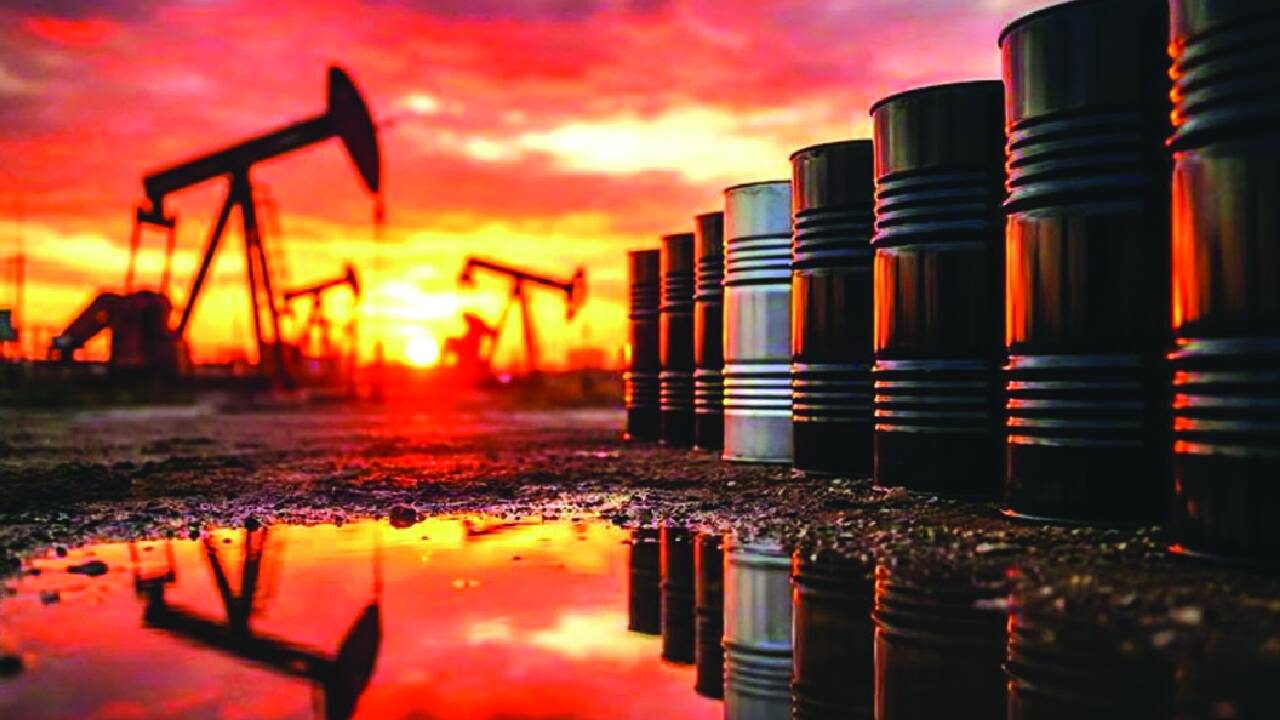 Crude oil futures are expected to experience volatility next week stemming from US-Iran negotiations and escalation in West Asia. Investors will monitor oil market reports from OPEC and the International Energy Agency for insights.