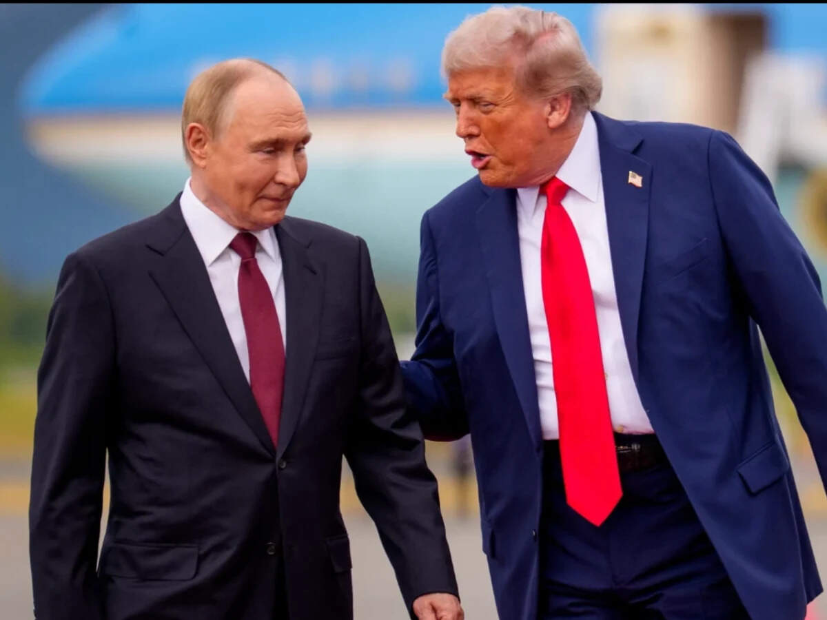 US President Donald Trump’s plan to import Russian diesel has drawn objections from seven senators over its legality under sanctions law.