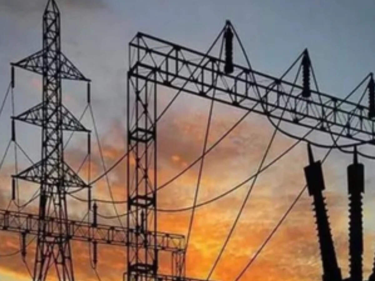 Tamil Nadu has turned to costly short-term power purchases to meet rising electricity demand amid lower availability from conventional and wind sources.
