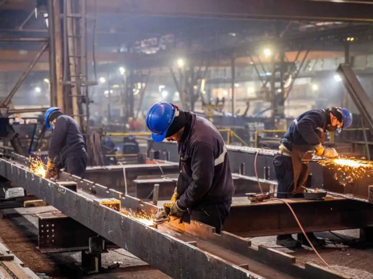 134981179 India's Two Parallel Economies, ETCFO