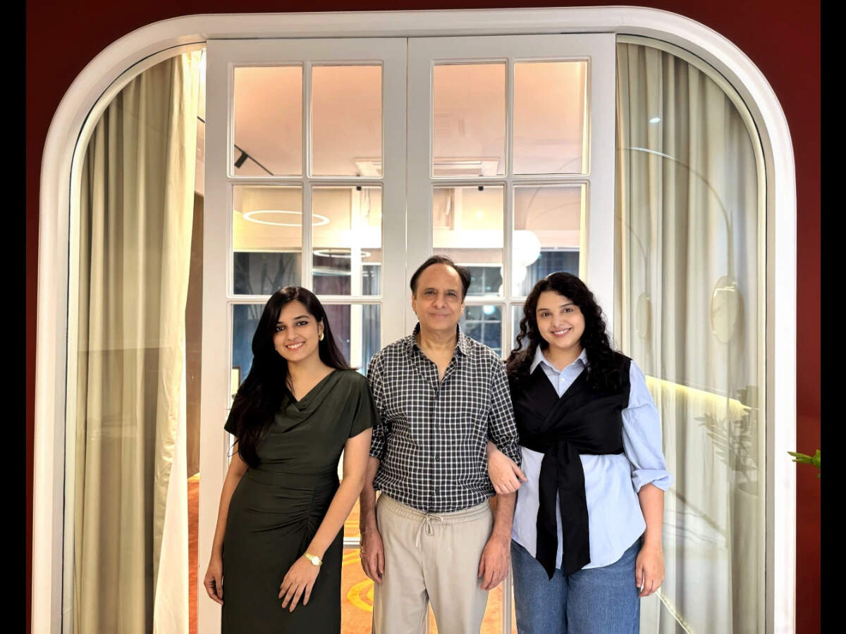 L-R- Namrata Mehta, Deepak Bhagnani, Shriyam Bhagnani