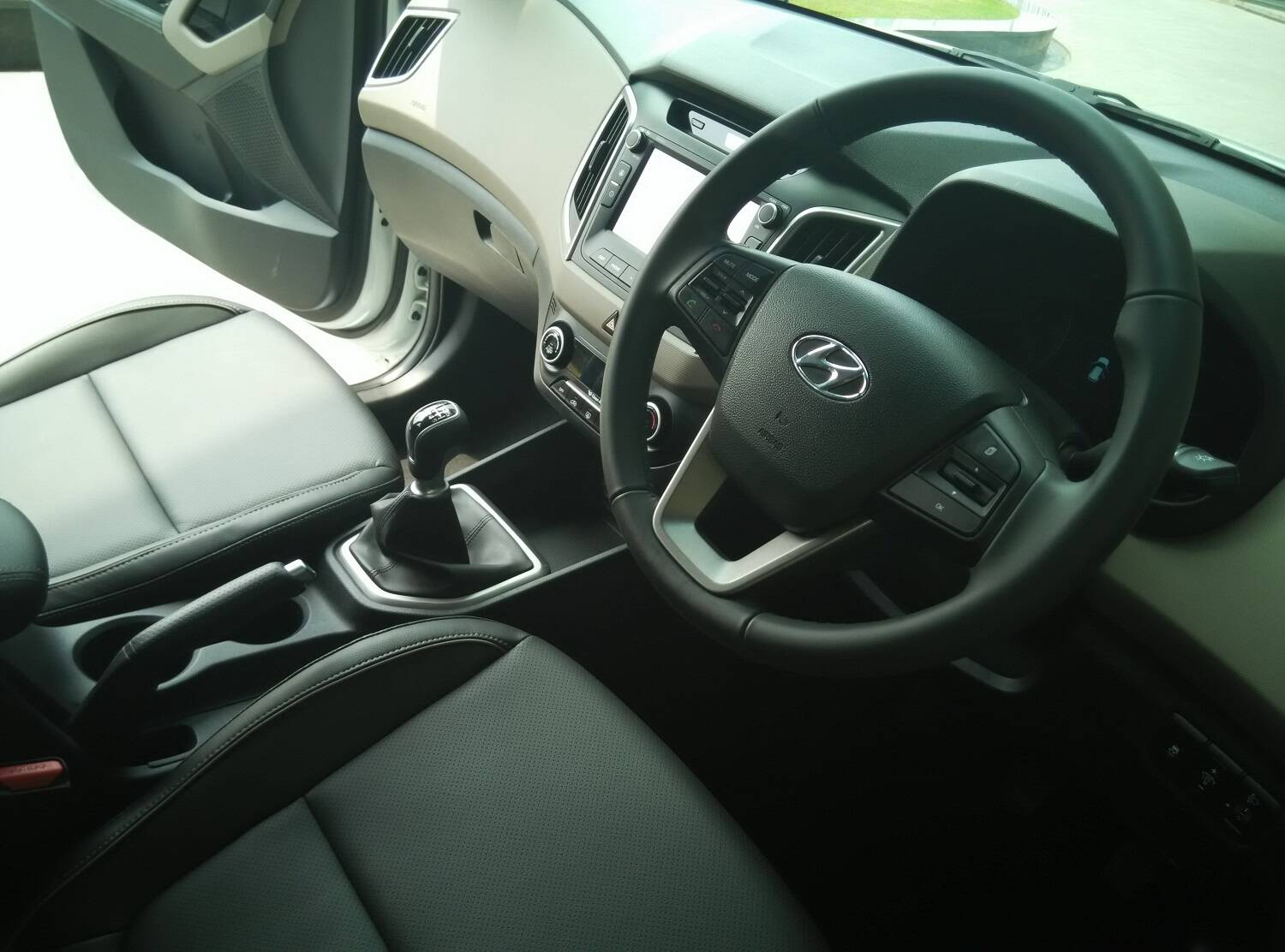 Dual-tone interiors