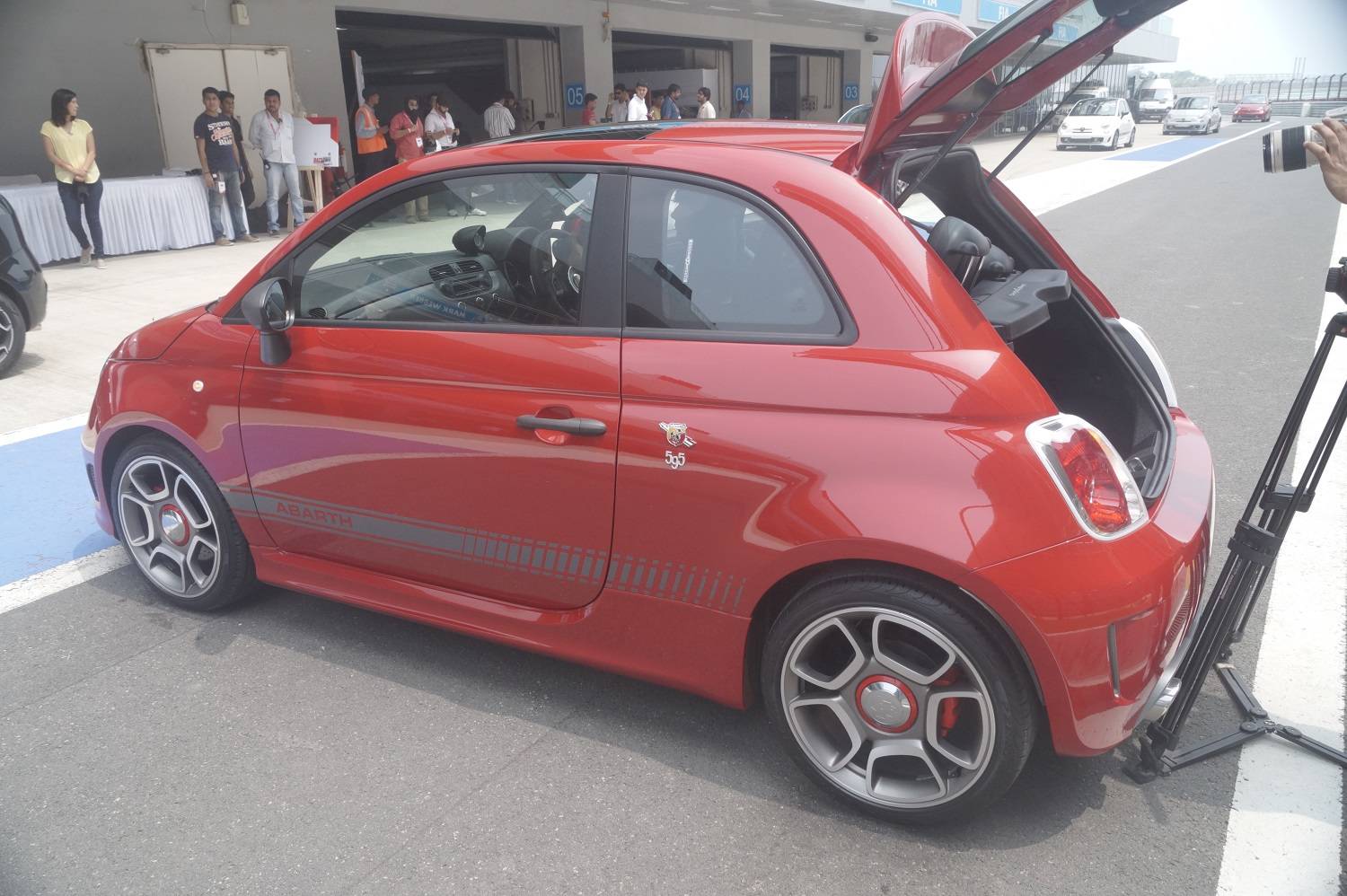 Fiat Abarth 595 Competizione - The new hot hatch in town - A compact  package