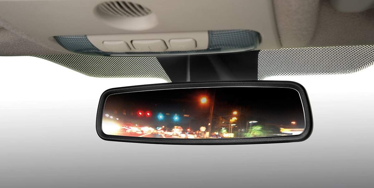 Auto-dimming mirror