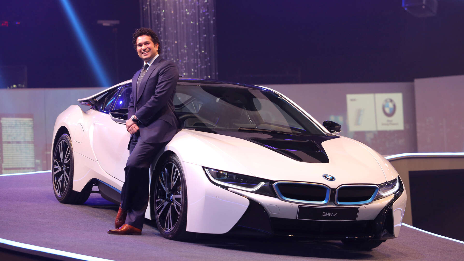 Tata Motors Tata Motors signs Akshay Kumar as brand ambassador for its CV biz, Auto News, ET Auto