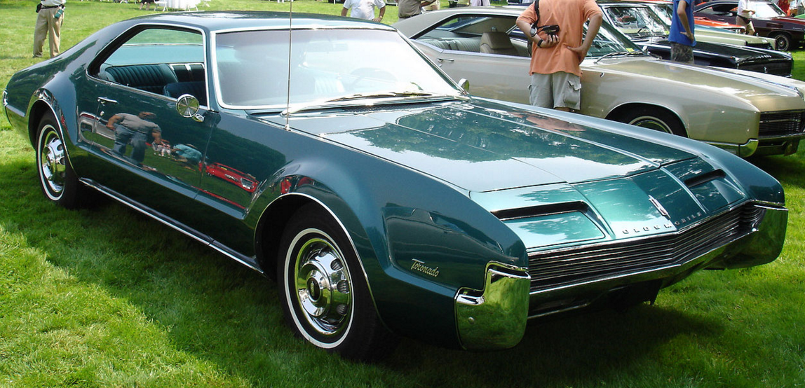 First car to get passenger airbag - Oldsmobile Tornado