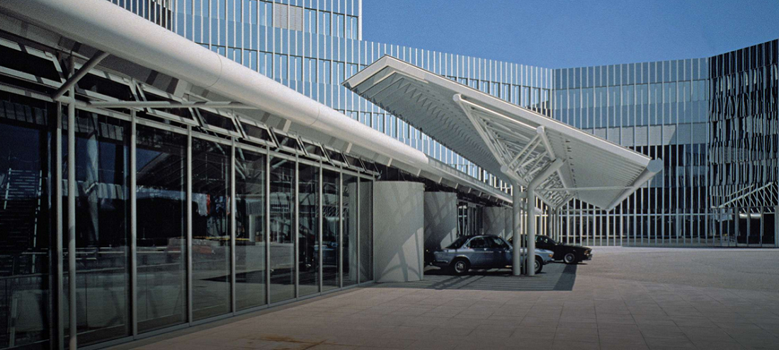 1990 - Sets Up R&D Centre