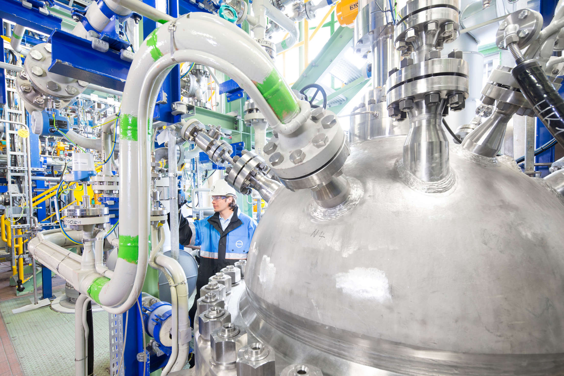 Covestro Opens Plant For Polyols Made With Co2 In Germany To Help In Producing Rubber Auto News Et Auto