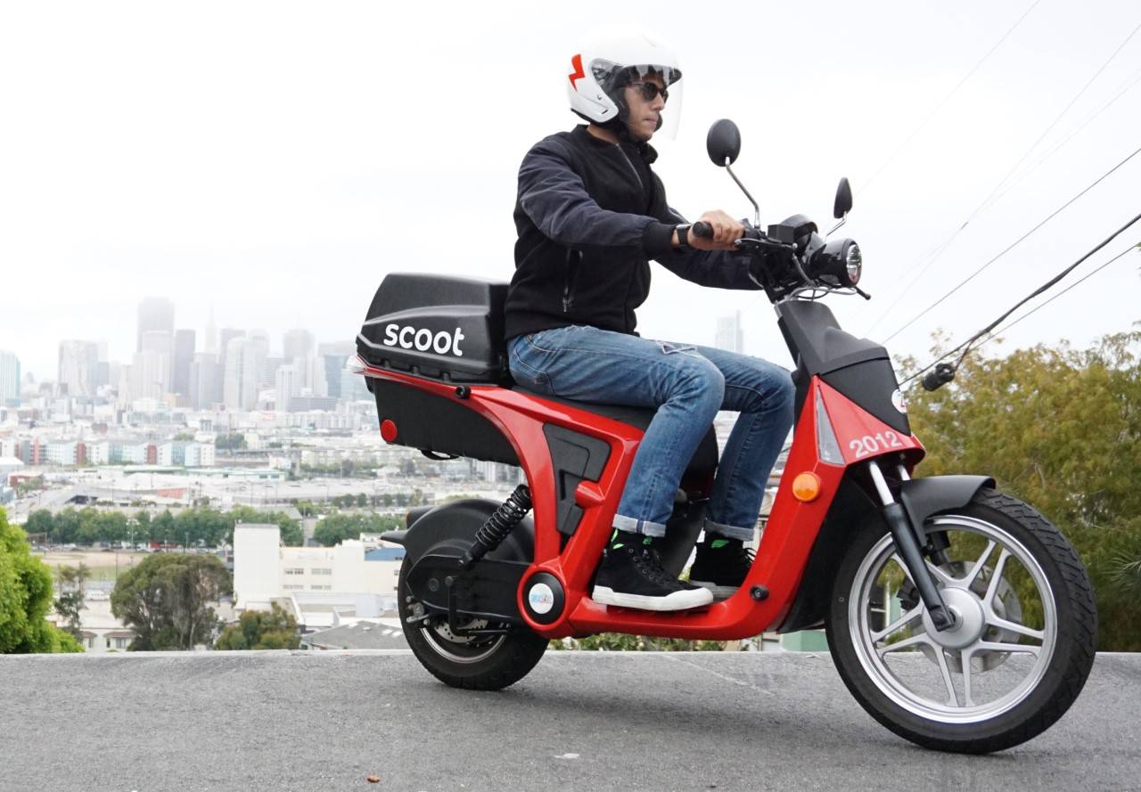 opbevaring Rute Claire Mahindra offers fleet of 500 Genze electric scooters to Scoot Networks, ET  Auto