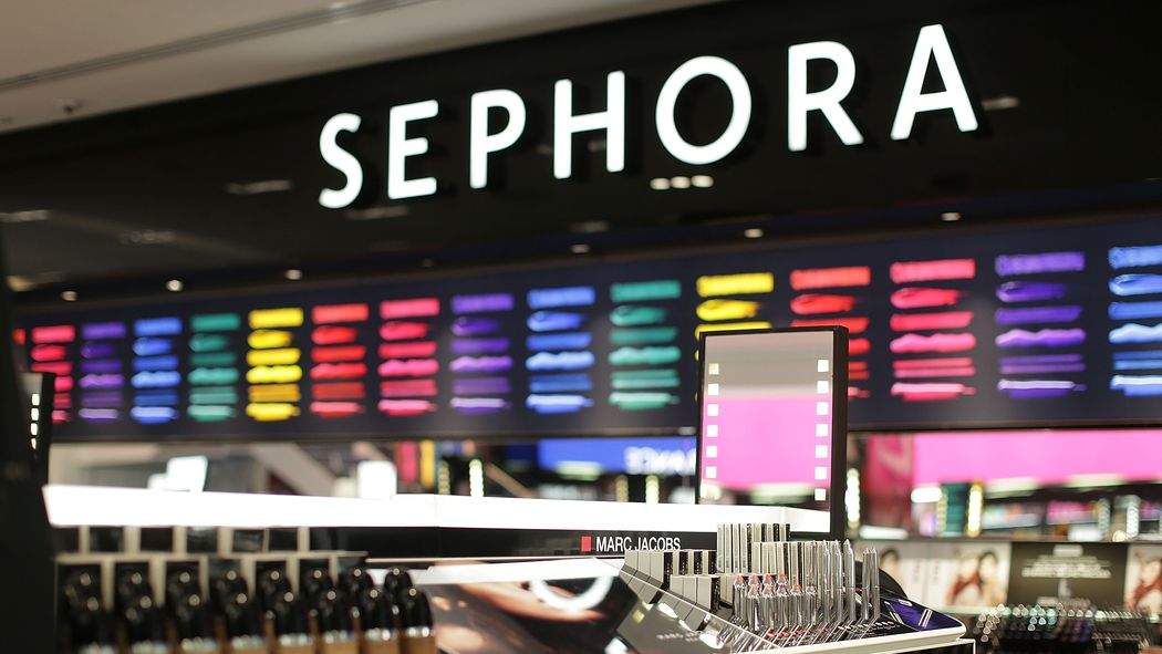 Sephora Logo on Their Main Store for Serbia. Sephora is a French Brand of  Cosmetics and Beauty Products, Part of LVMH Group Editorial Stock Image -  Image of multinational, french: 128021899
