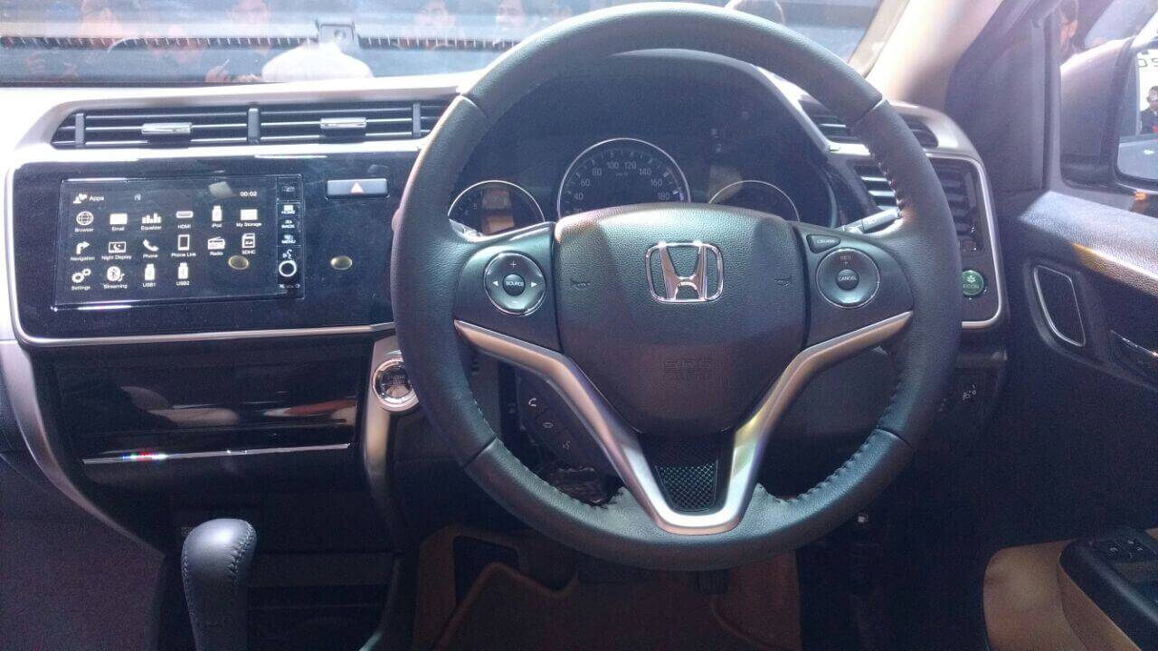 Honda City 2017 Launched See The Car Inside Out Honda City 2017 Interior Design Et Auto