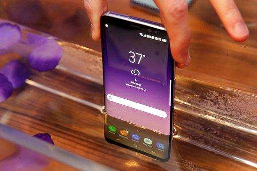 Samsung debuts Galaxy S8 with Bixby AI assistant amid market leadership battle