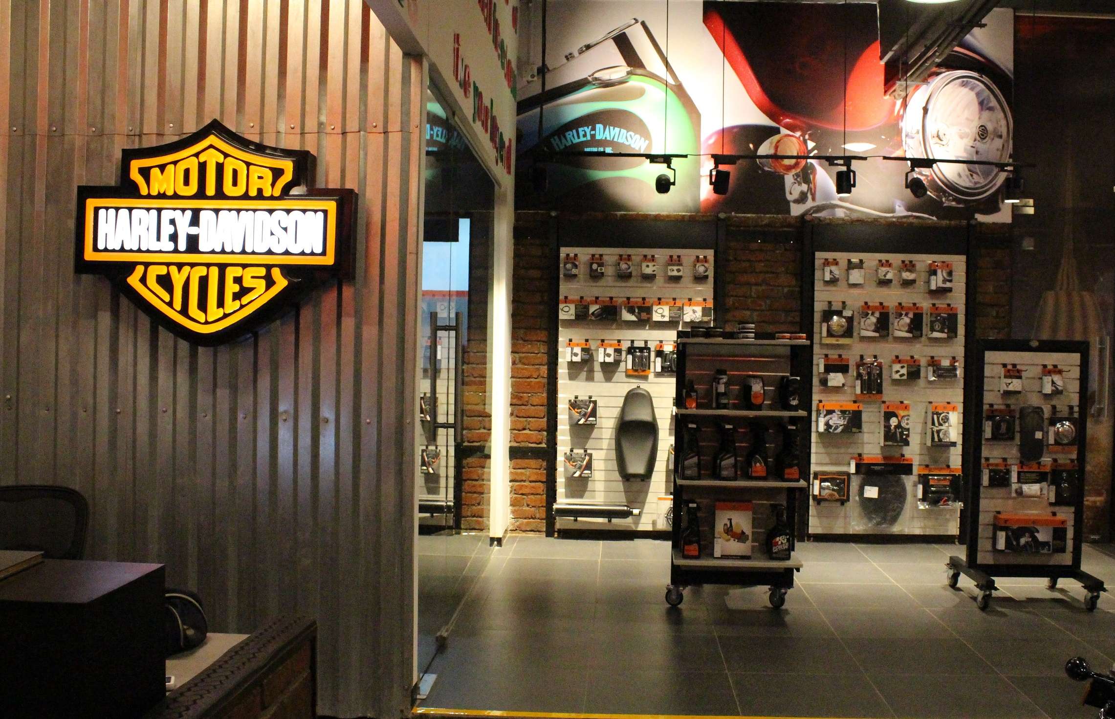 Harley Davidson Harley Davidson Opens Its First Concept Store In India Auto News Et Auto