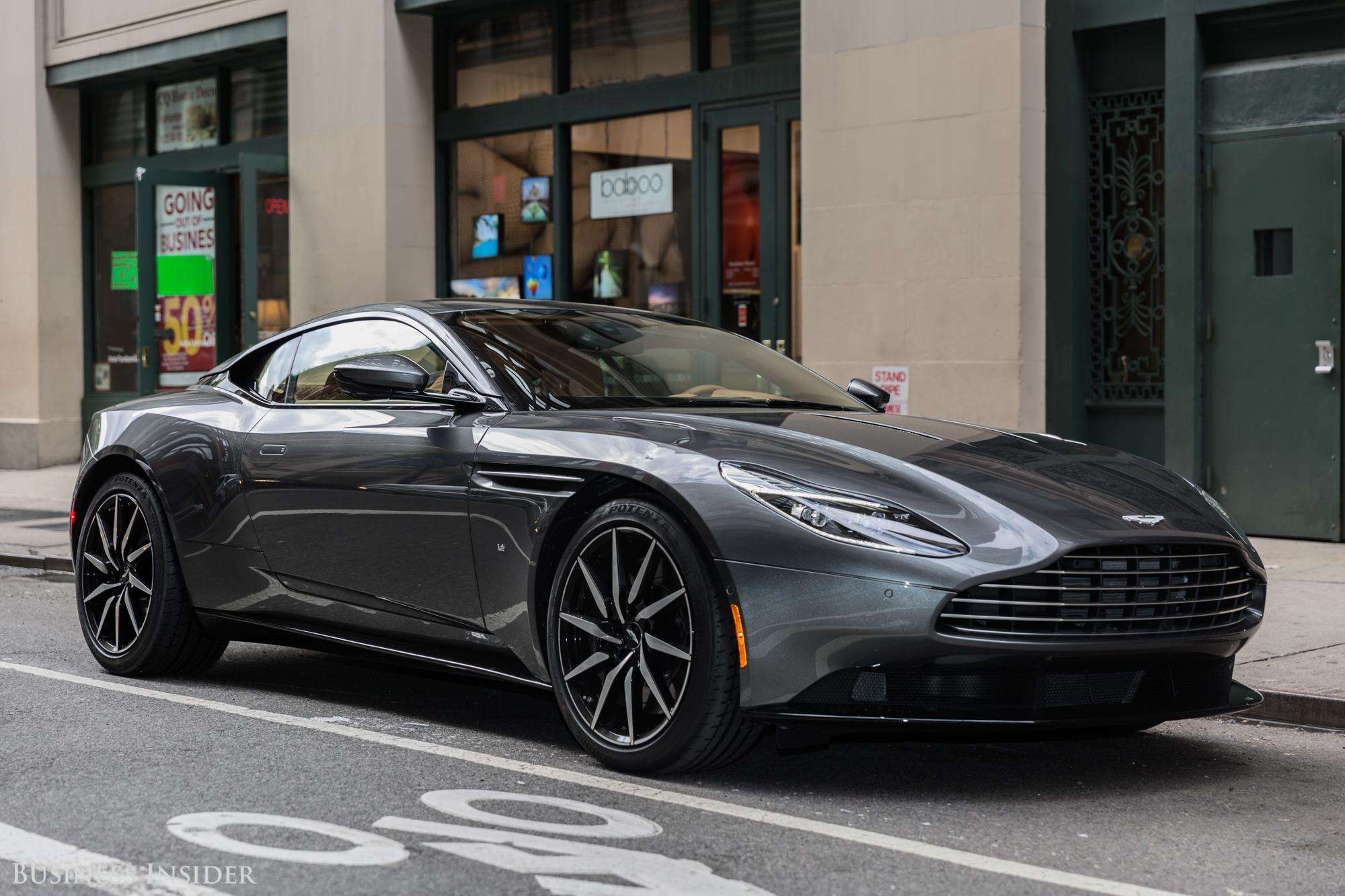 Aston Martin db11 2017