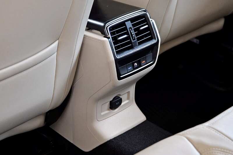 Skoda Kodiaq: Rear AC vents