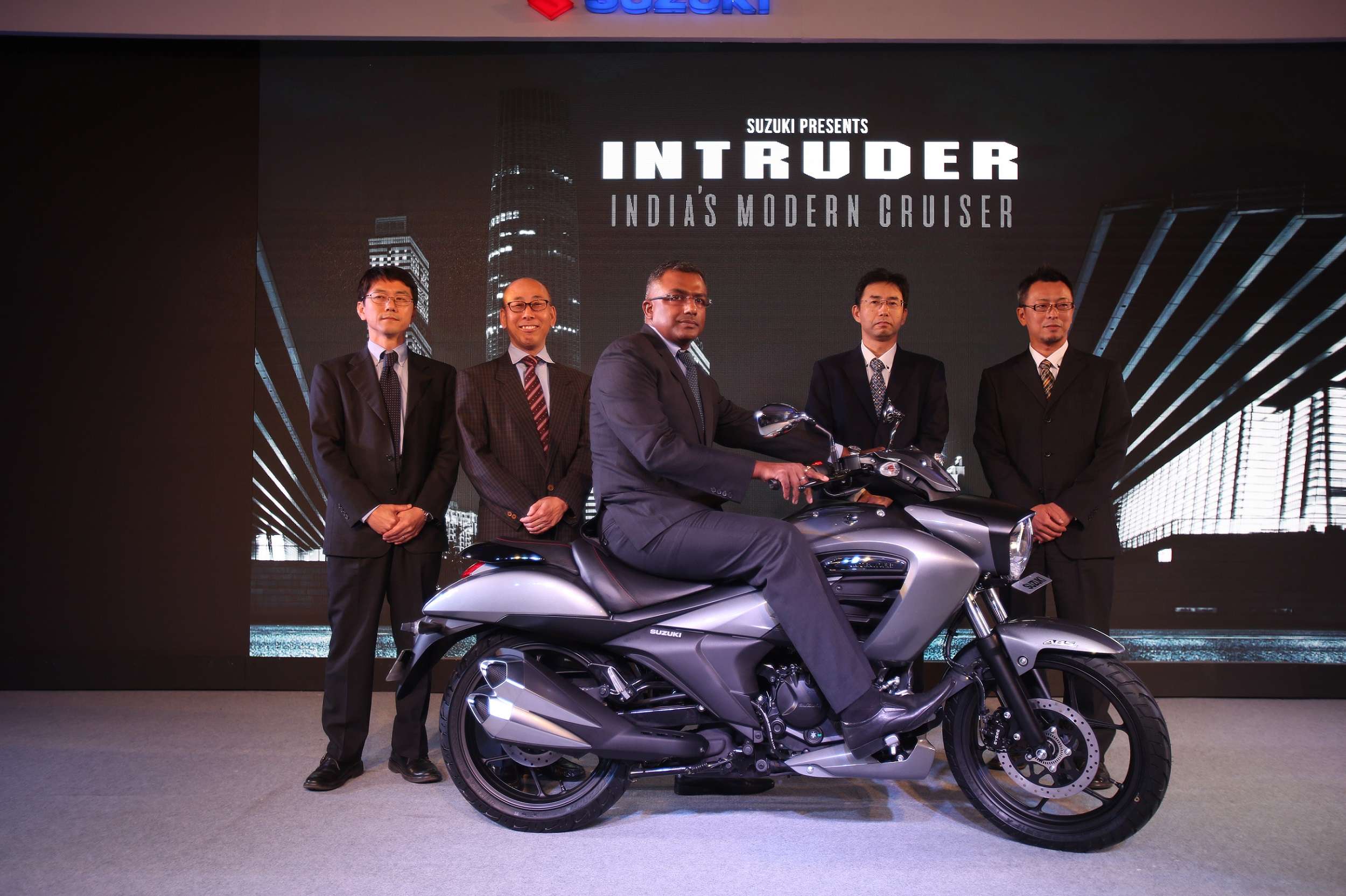 Suzuki intruder latest discount model