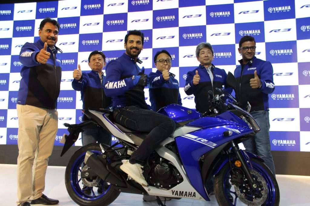 Yamaha r3 showroom online near me