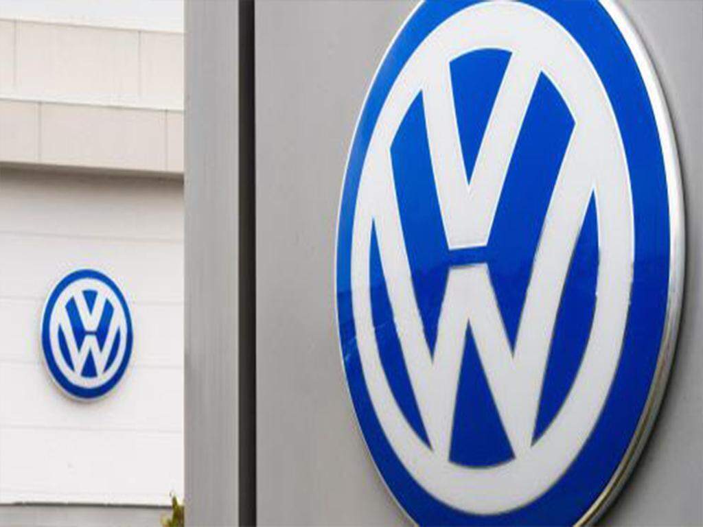 German prosecutors raid VW over carbon dioxide emissions