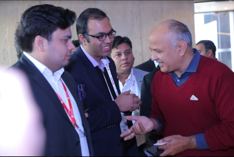 Nabeel A Khan, Editor, ETAuto welcoming Manish Sisodia, Deputy Chief Minister, New Delhi